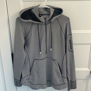 Women’s large athleta top